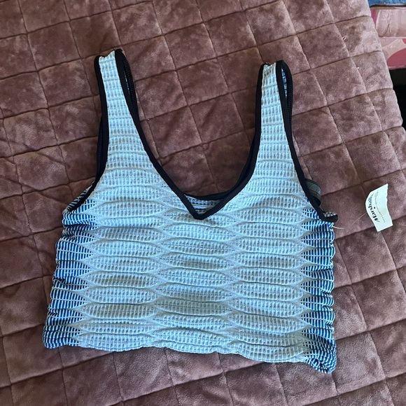 Urban Outfitters Blue  Knit crop Top - Picture 2 of 3
